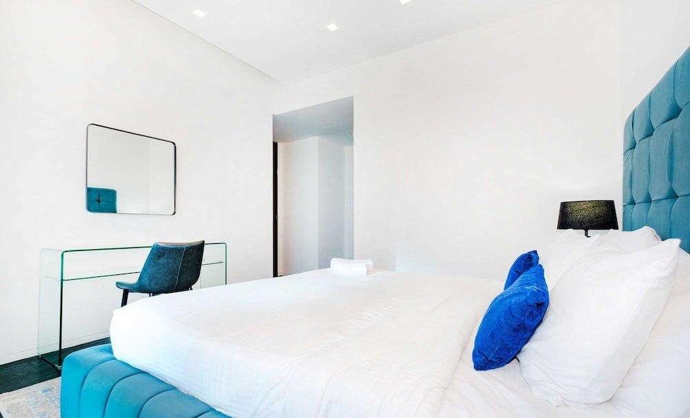 Дубай: LUX Holiday Home - DAMAC Residenze 2