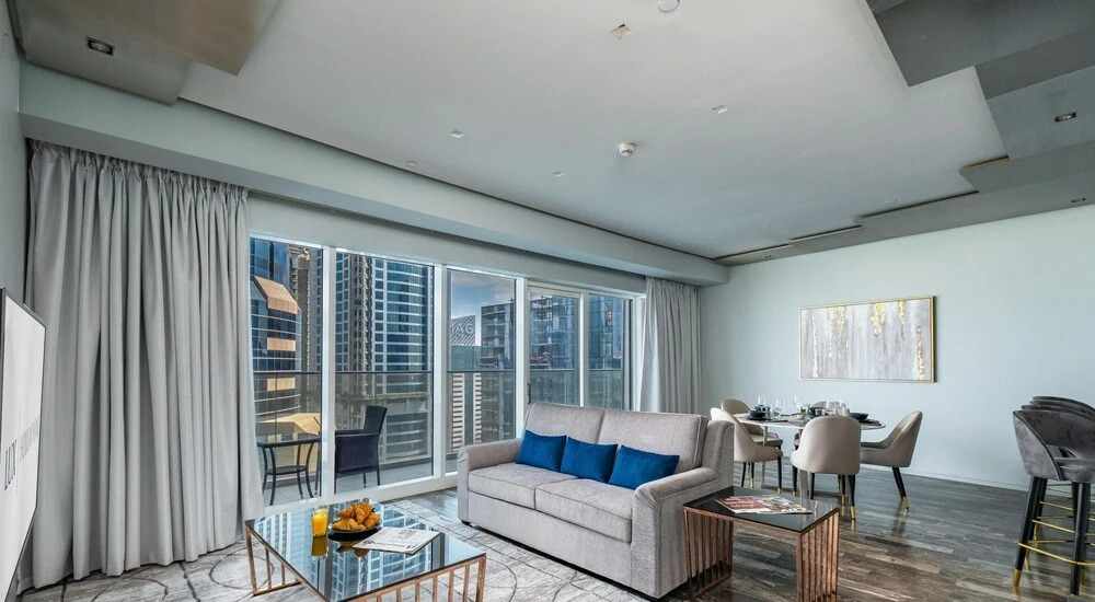 Дубай: LUX Holiday Home - DAMAC Residenze 2