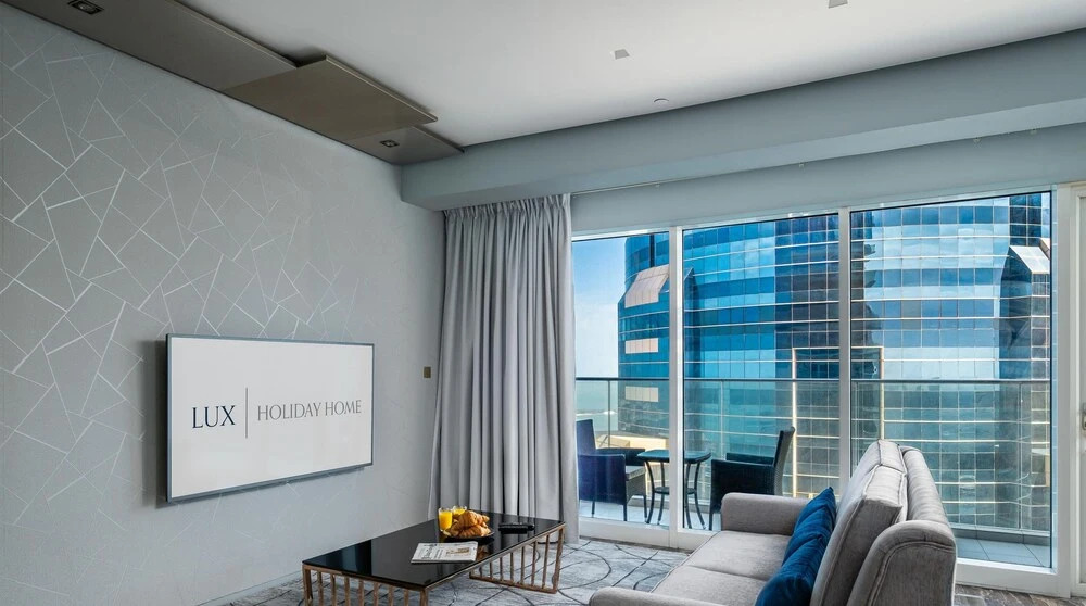 Дубай: LUX Holiday Home - DAMAC Residenze 2