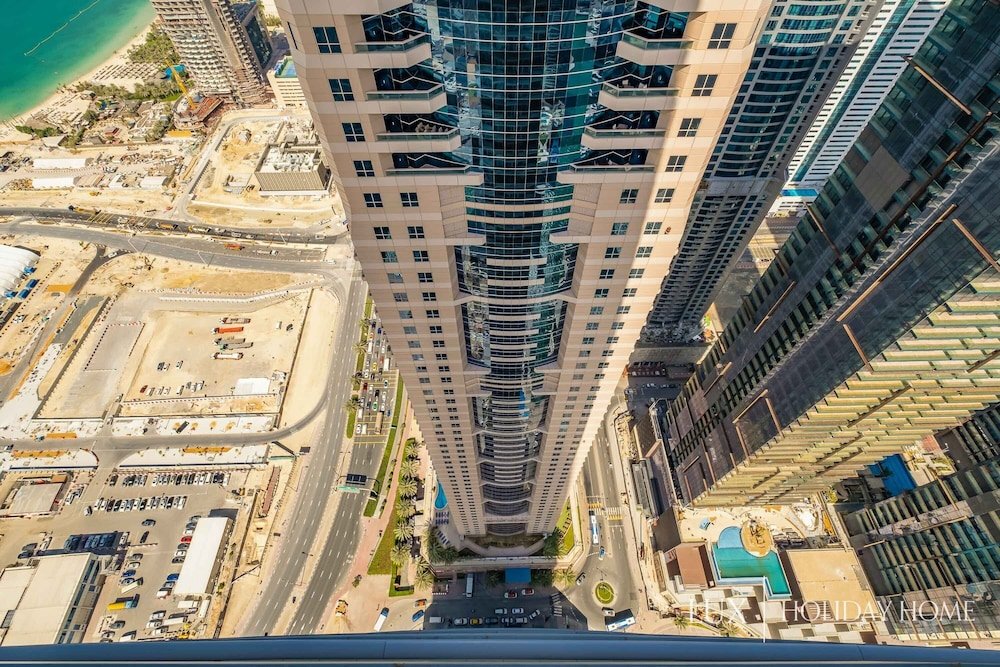 Дубай: LUX Holiday Home - DAMAC Residenze 2