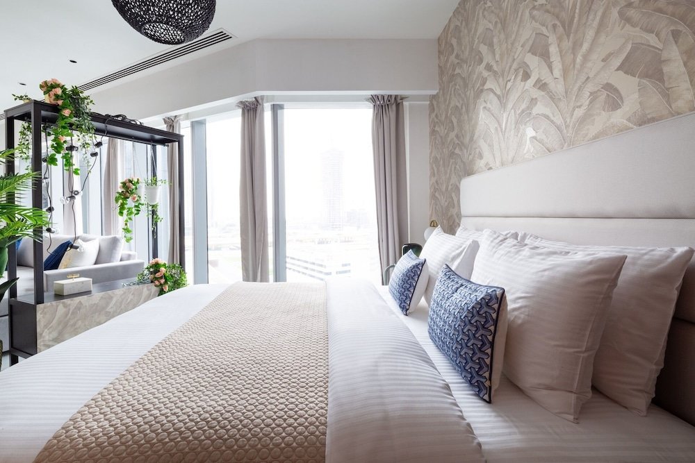 Дубай: Serene Studio Apartment in Central Park Towers