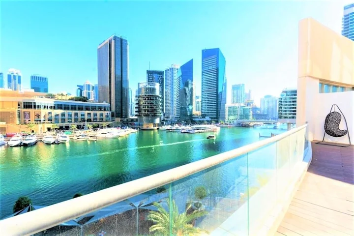 Дубай: Amazing Duplex in the Marina Dubai