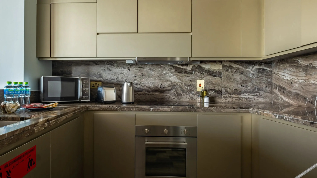 Дубай: LUX Holiday Home - DAMAC Residenze 1