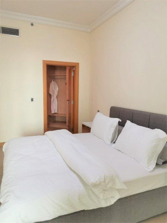Дубай: Luxury Stay at the Palm Shoreline Dubai