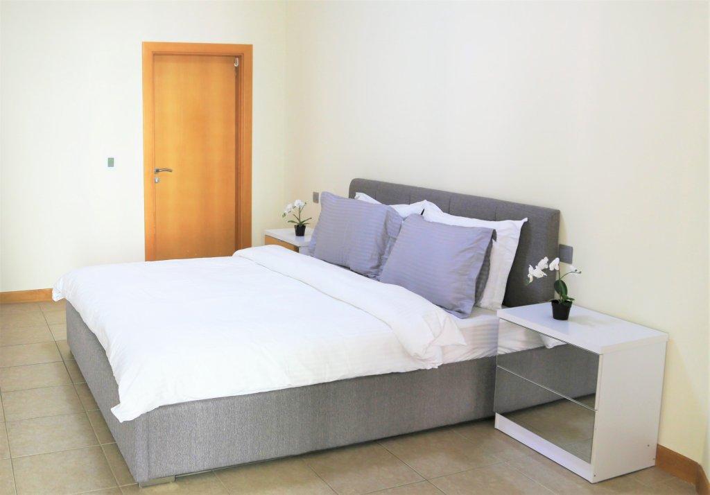 Дубай: Luxury Stay at the Palm Shoreline Dubai