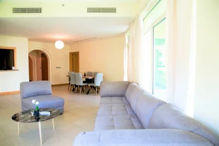 Дубай: Luxury Stay at the Palm Shoreline Dubai