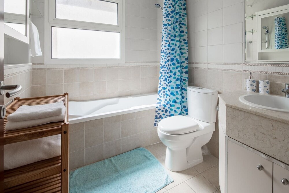 Дубай: Spacious + Beautiful Private Villa in JVC