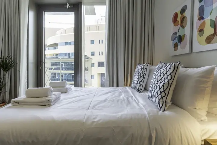 Дубай: Studio in Sparkle Tower With the Best View
