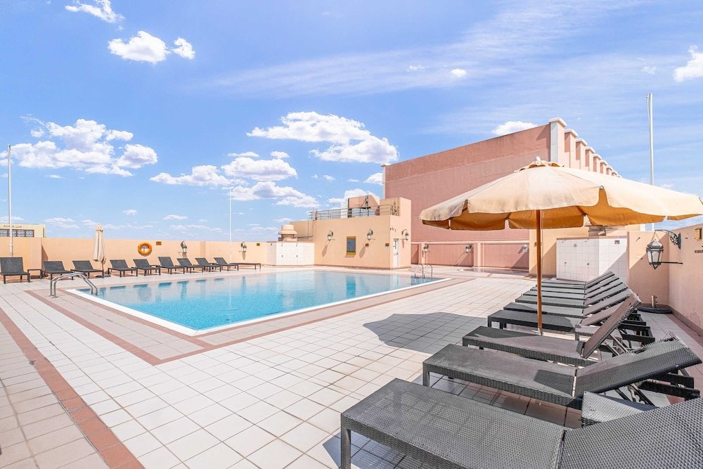 Дубай: LUX Holiday Home - IBN Residence 2