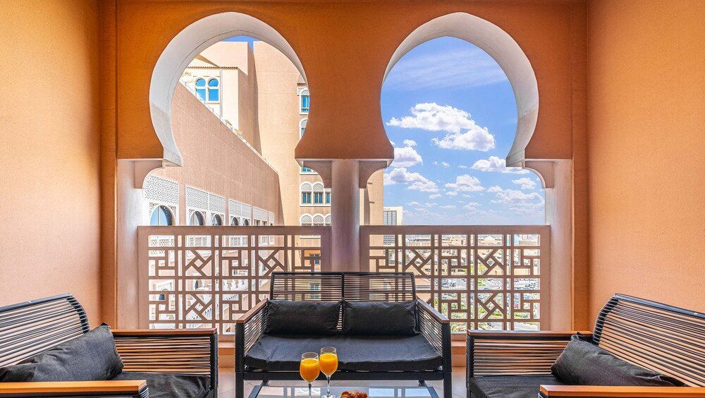 Дубай: LUX Holiday Home - IBN Residence 2