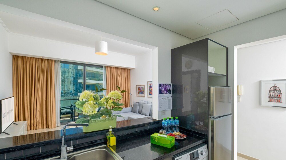 Дубай: LUX Holiday Home - Silverene Towers 2