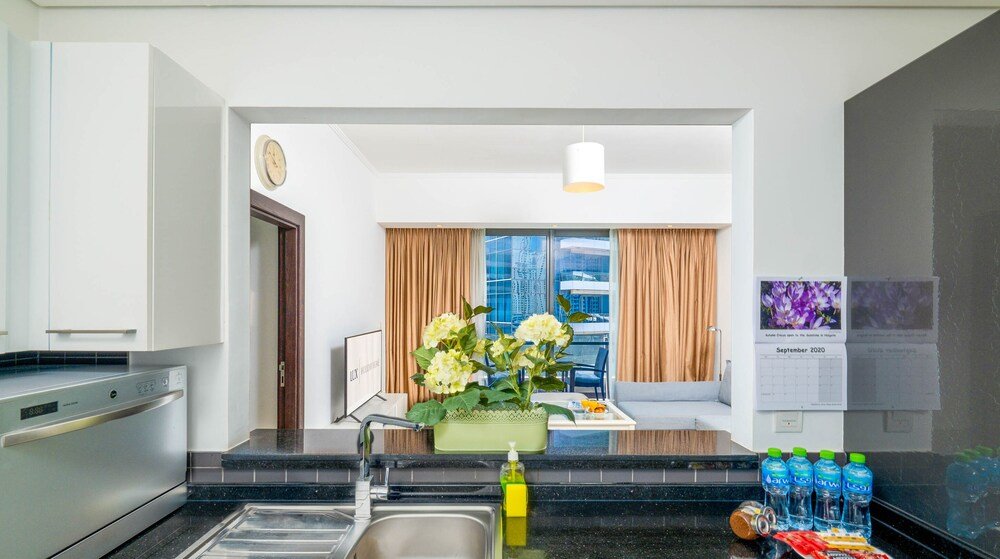 Дубай: LUX Holiday Home - Silverene Towers 2