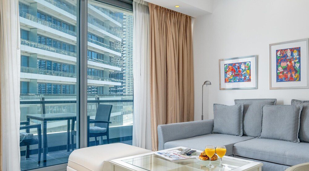 Дубай: LUX Holiday Home - Silverene Towers 2
