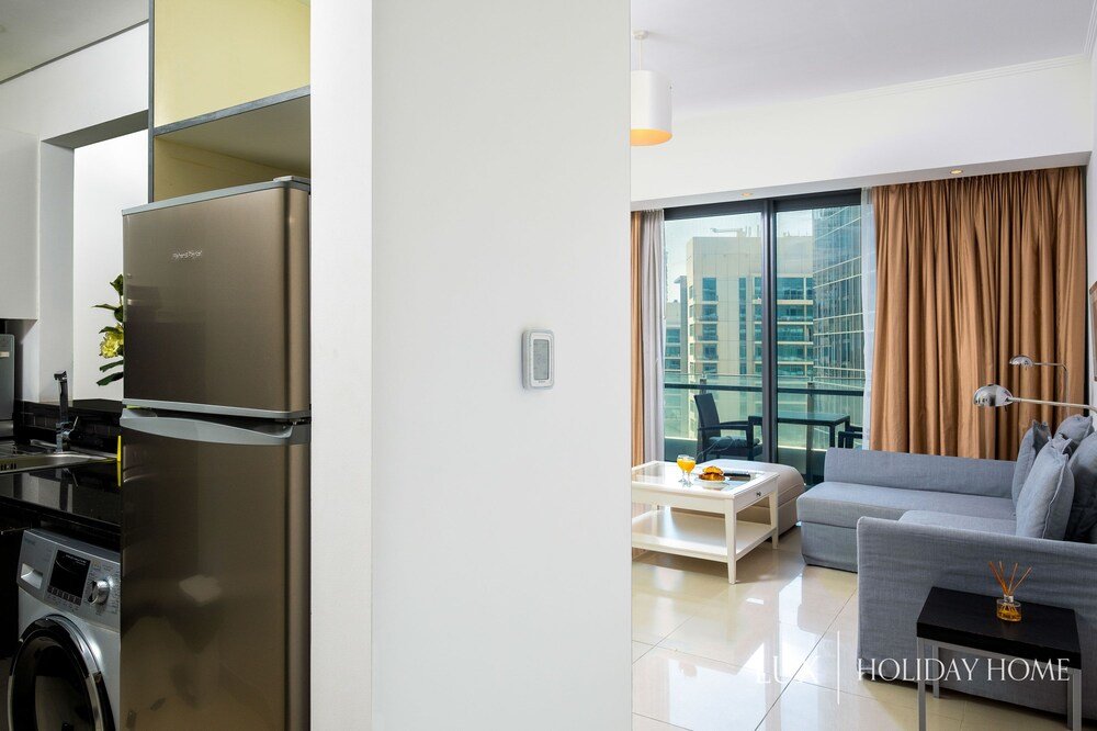 Дубай: LUX Holiday Home - Silverene Towers 2