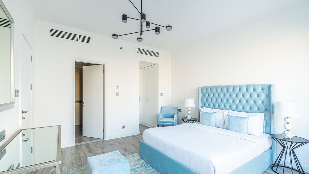 Дубай: LUX Holiday Home - IBN Residence 1