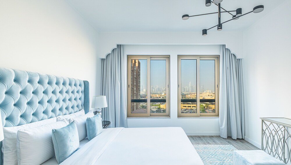 Дубай: LUX Holiday Home - IBN Residence 1