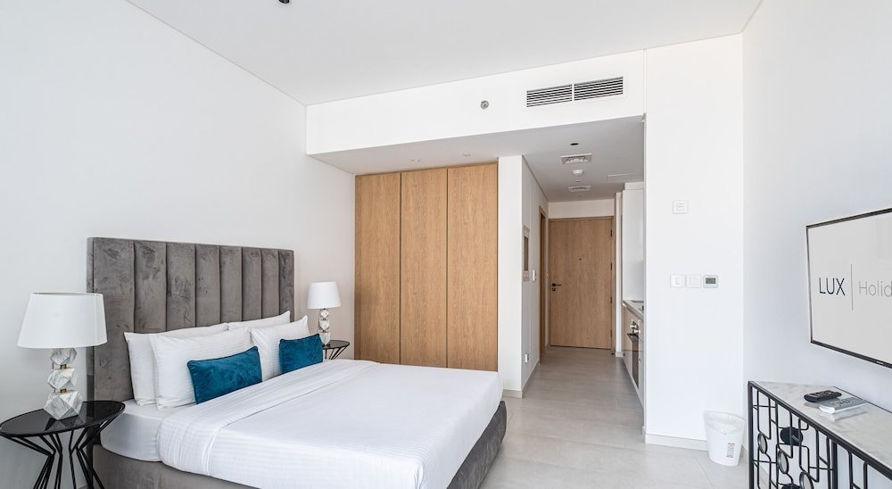 Дубай: LUX Holiday Home - Marquise Square 1