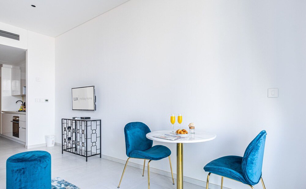Дубай: LUX Holiday Home - Marquise Square 1