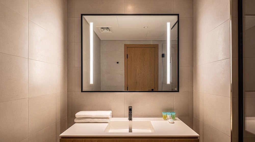 Дубай: LUX Holiday Home - Marquise Square 1