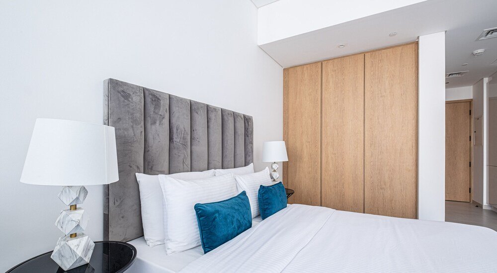 Дубай: LUX Holiday Home - Marquise Square 1