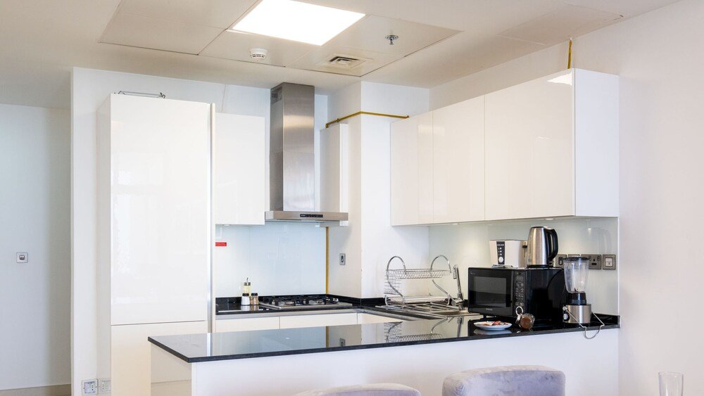 Дубай: LUX Holiday Home - Royal Bay 1
