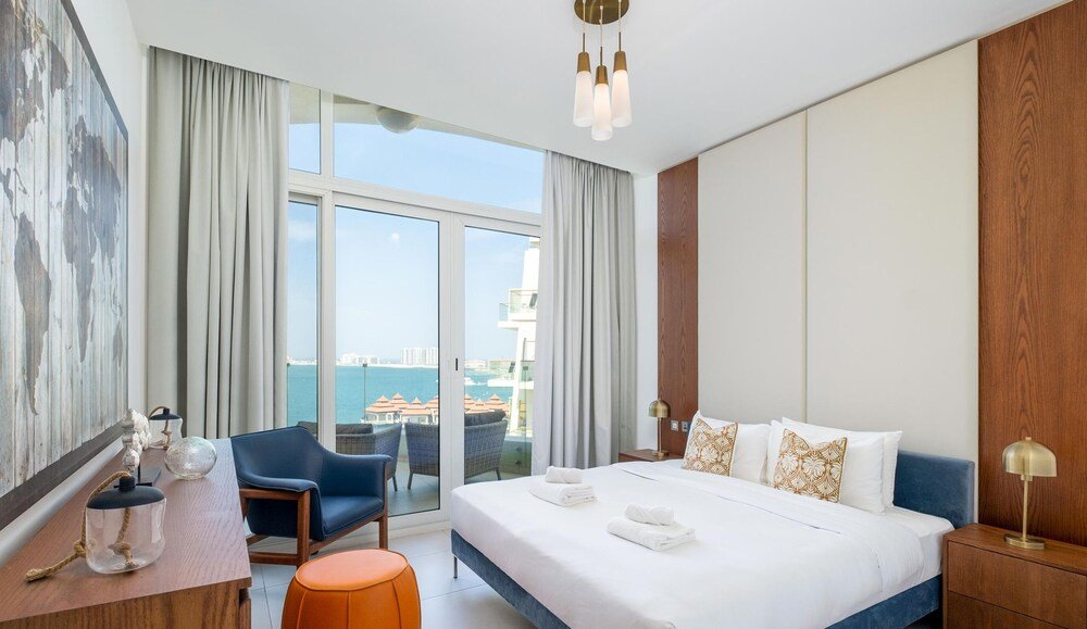 Дубай: LUX Holiday Home - Royal Bay 1