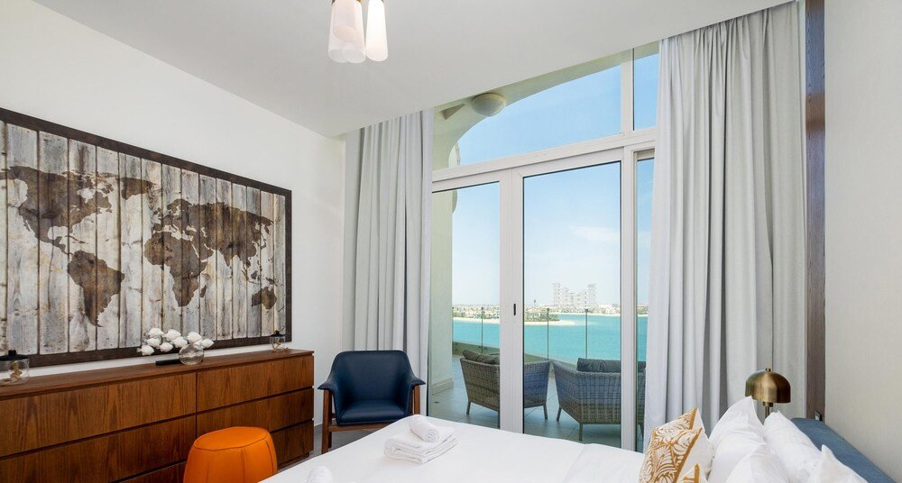 Дубай: LUX Holiday Home - Royal Bay 1