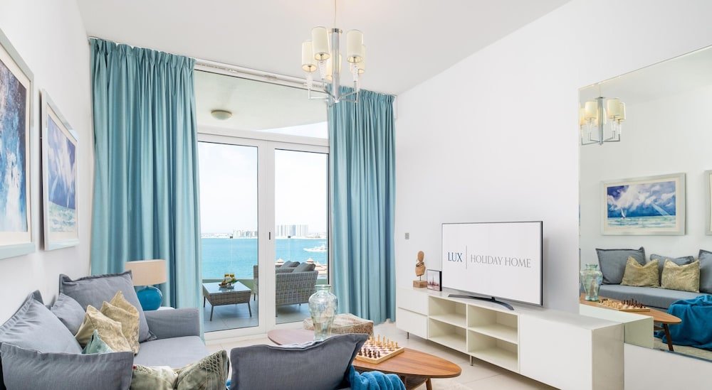 Дубай: LUX Holiday Home - Royal Bay 1