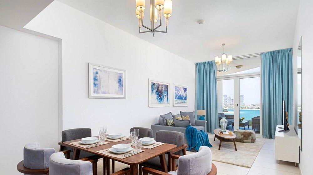 Дубай: LUX Holiday Home - Royal Bay 1