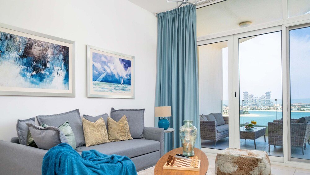 Дубай: LUX Holiday Home - Royal Bay 1