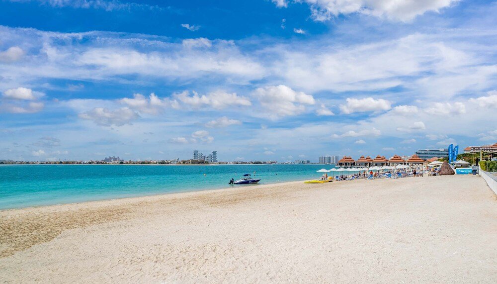 Дубай: LUX Holiday Home - Royal Bay 1