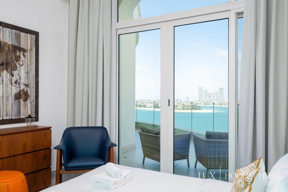 Дубай: LUX Holiday Home - Royal Bay 1