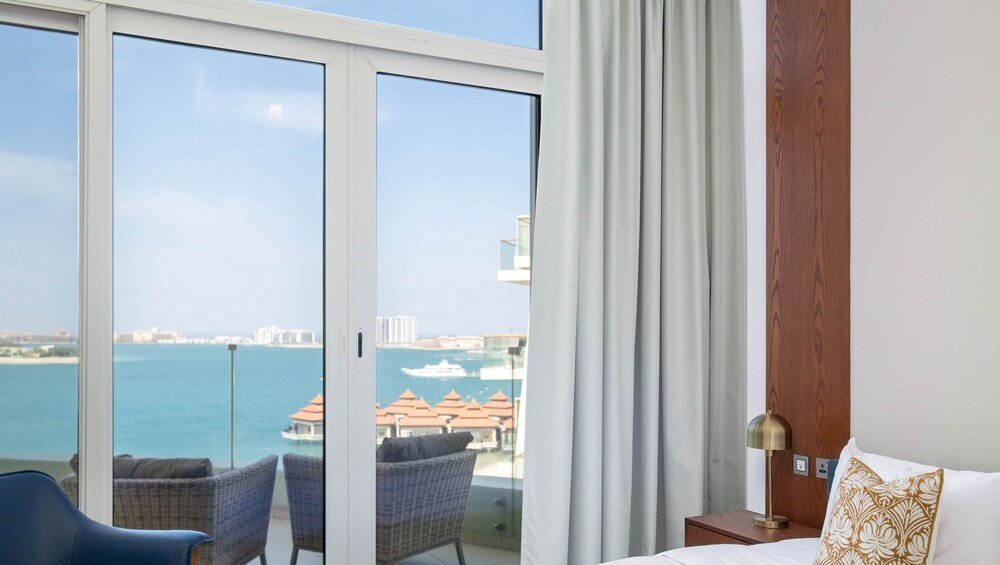 Дубай: LUX Holiday Home - Royal Bay 1