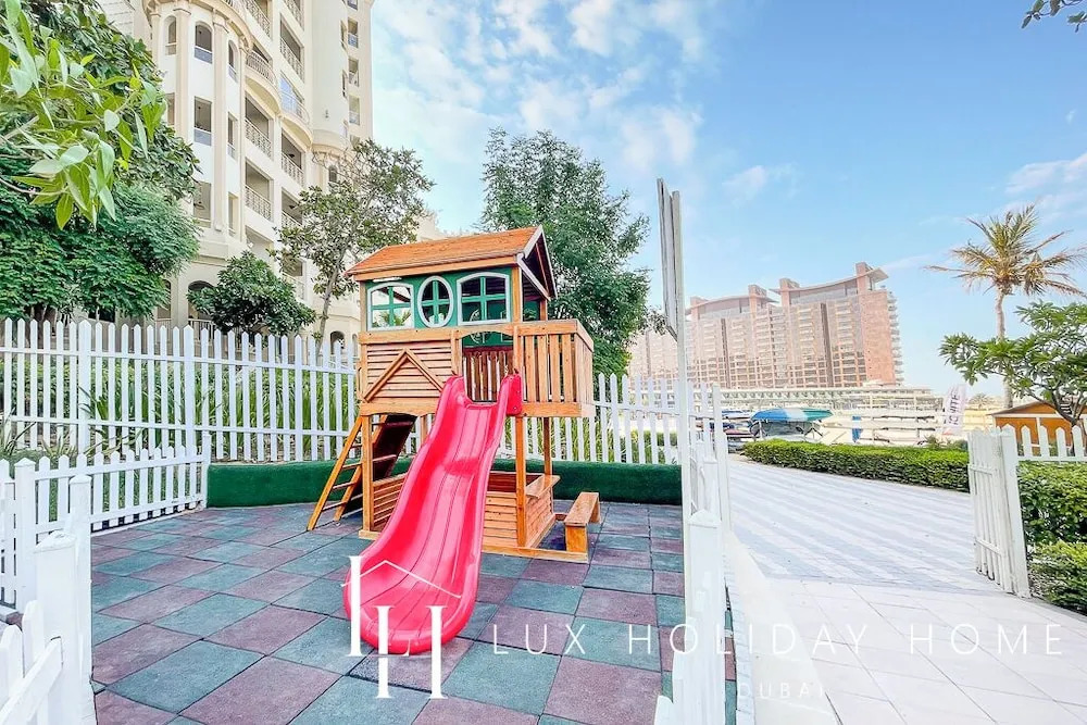Дубай: LUX Holiday Home - Al Nabat 1