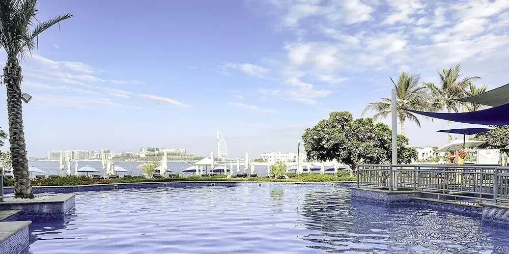 Дубай: LUX Holiday Home - Al Nabat 1