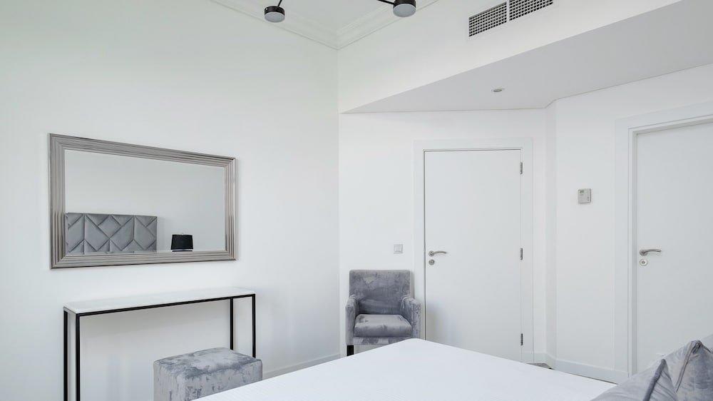 Дубай: LUX Holiday Home - Al Nabat 1