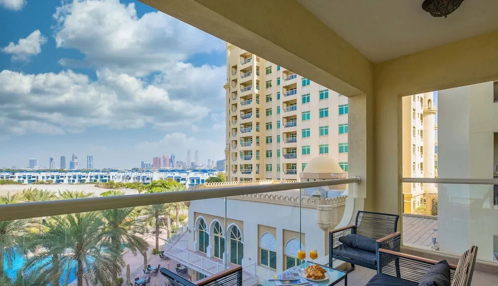 Дубай: LUX Holiday Home - Al Nabat 1