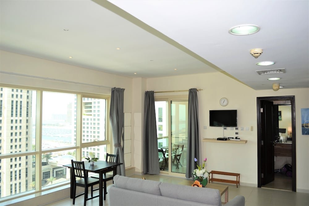 Дубай: Sea view furnished STUDIO with balcony in Marina - JMI