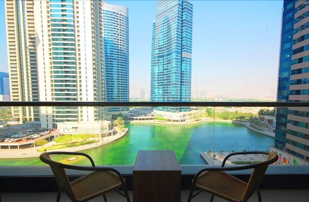 Дубай: Kennedy Towers - Goldcrest Views