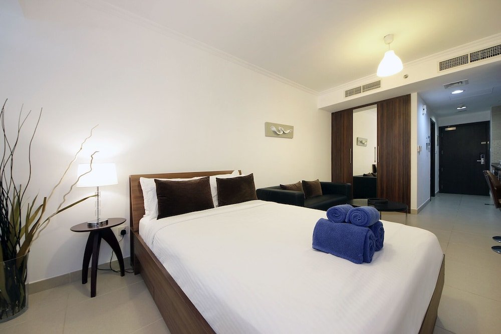 Дубай: New Arabian Holiday Homes - Goldcrest