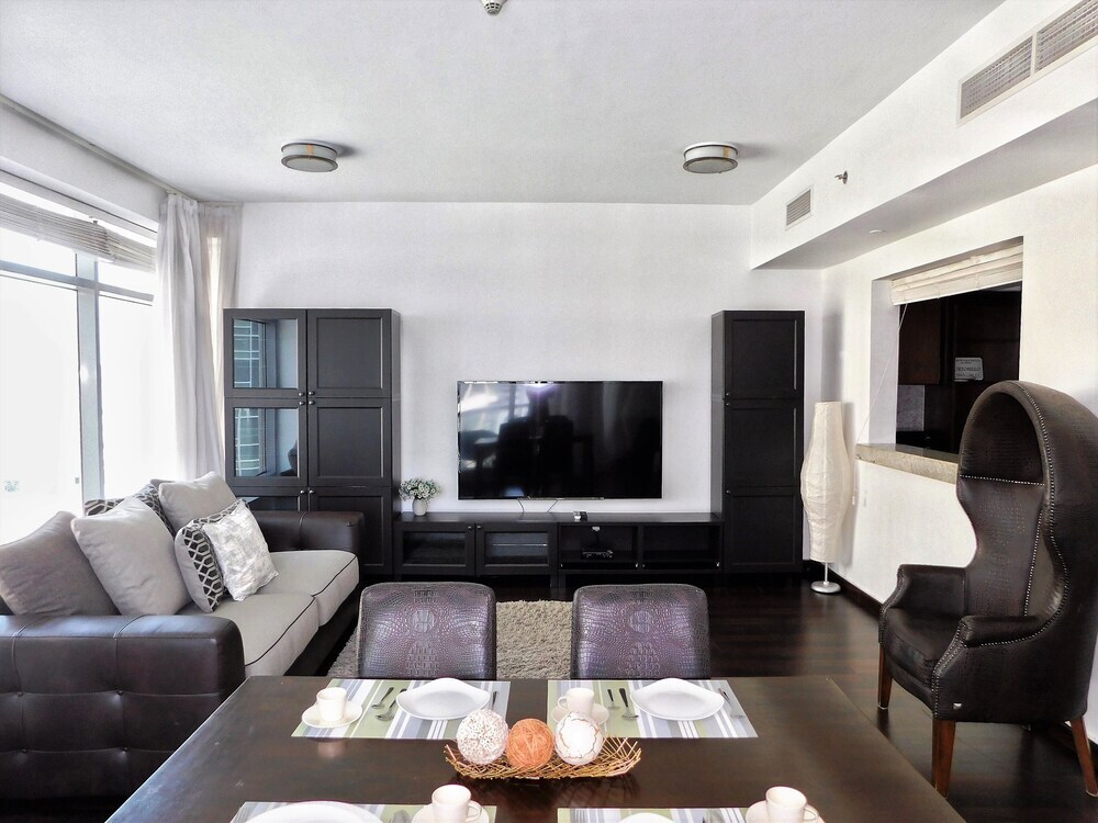 Дубай: Luton Vacation Homes Park Island