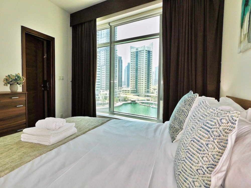 Дубай: Luton Vacation Homes Park Island