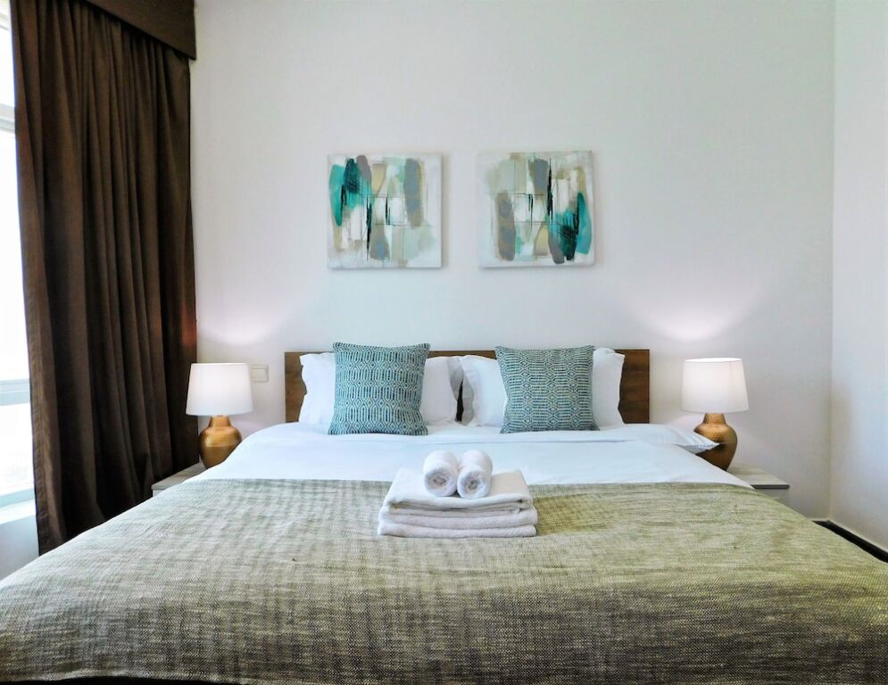 Дубай: Luton Vacation Homes Park Island