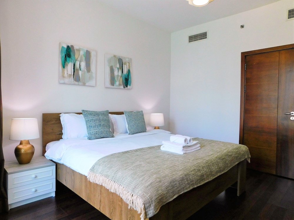 Дубай: Luton Vacation Homes Park Island