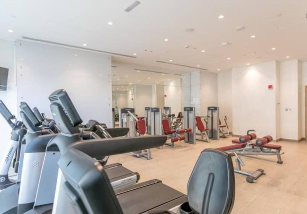 Дубай: Luton Vacation Homes Damac Heights