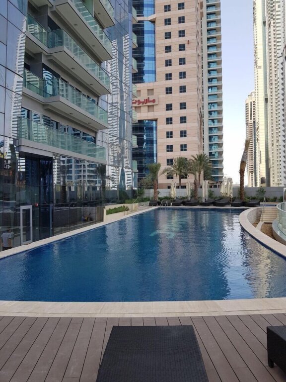 Дубай: Luton Vacation Homes Damac Heights