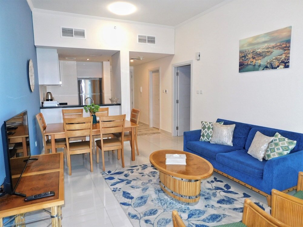 Дубай: Luton Vacation Homes Damac Heights