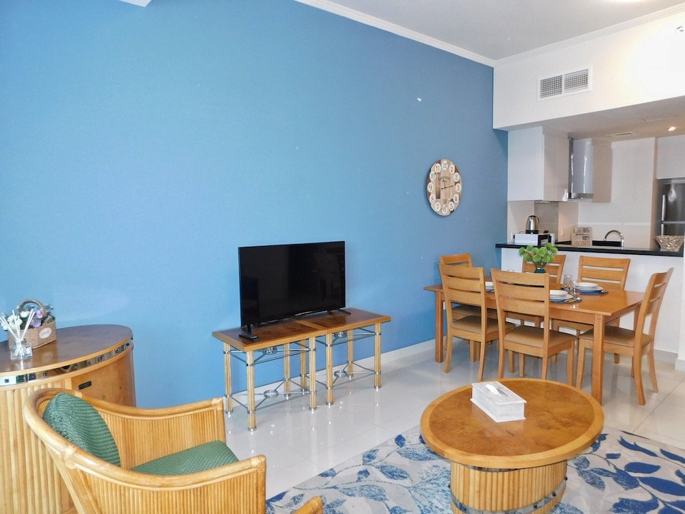 Дубай: Luton Vacation Homes Damac Heights