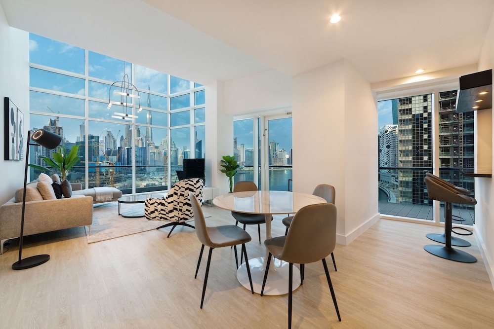 Дубай: Maison Privee - Spectacular Duplex Apt w/ Canal views