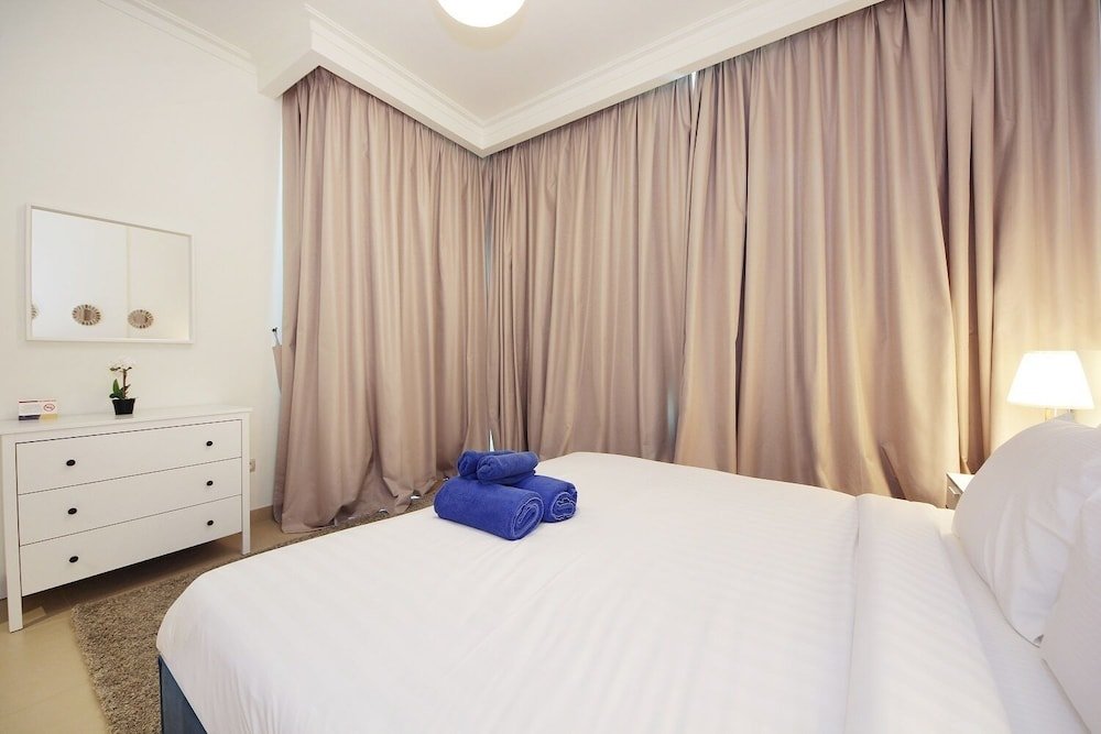 Дубай: New Arabian Holiday Homes - Burj Vista